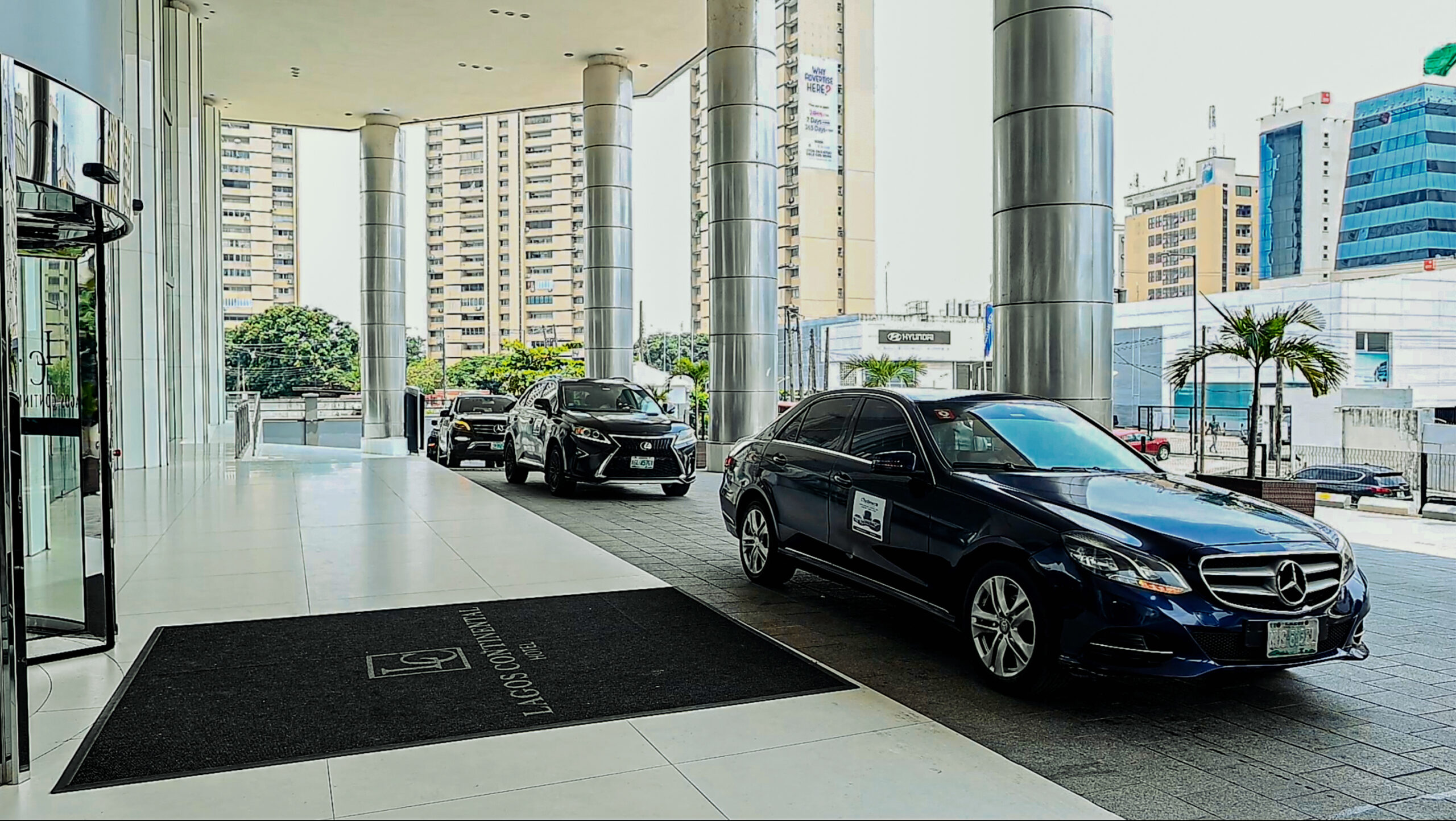 Premium Airport Pickup & Drop-off 3